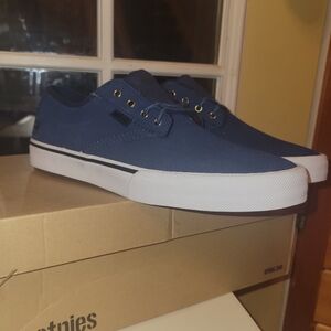 Etnies Jameson Vulc navy blue and white Size 9 New In Box